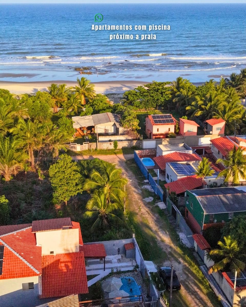 Vista aérea da Praia de Sirihyba em Olivença, Ilhéus